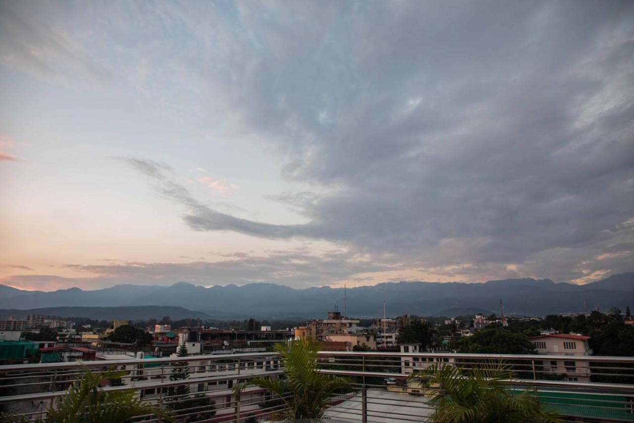 Hotel Alaya Dehradun Ngoại thất bức ảnh