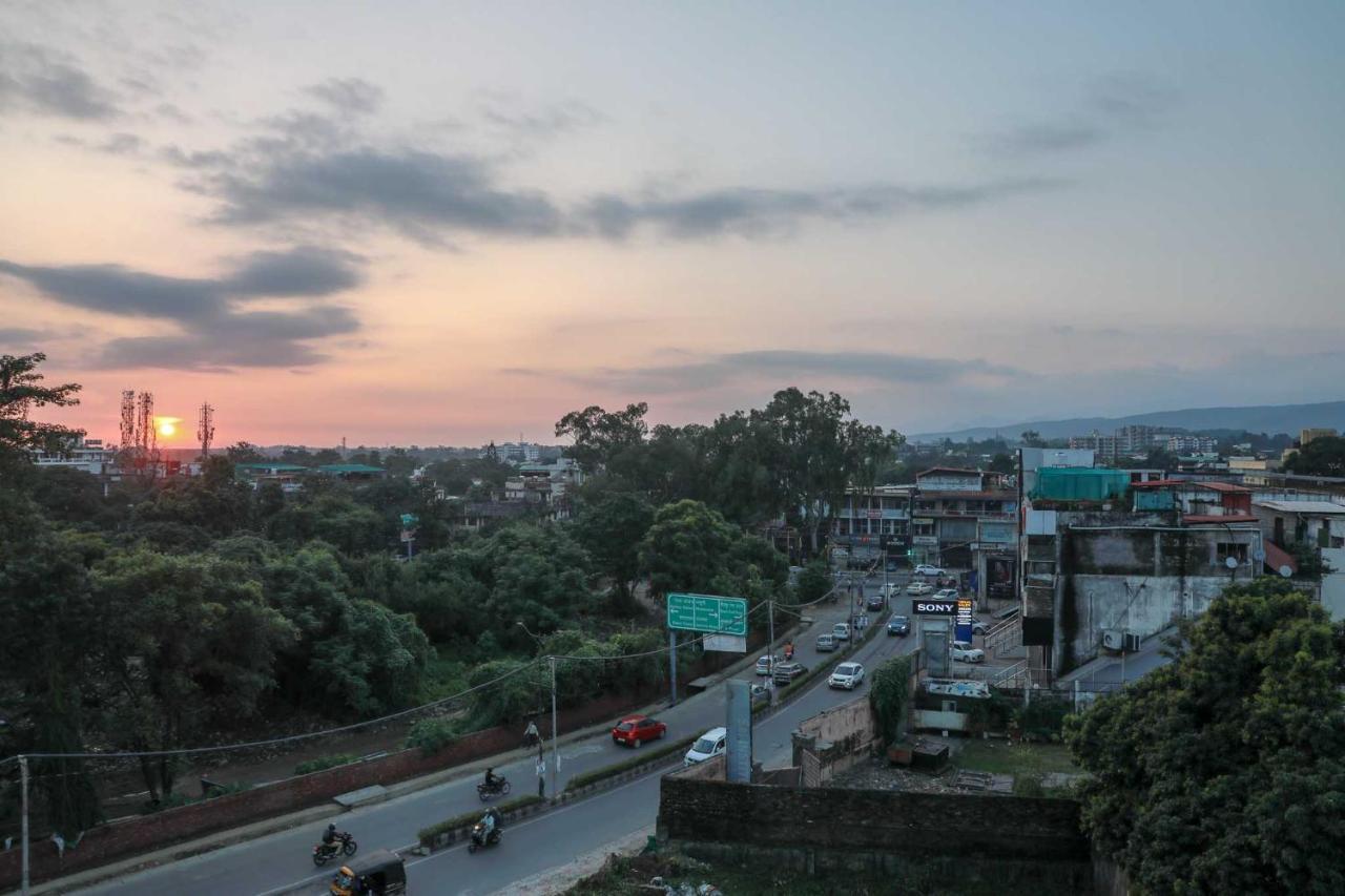 Hotel Alaya Dehradun Ngoại thất bức ảnh