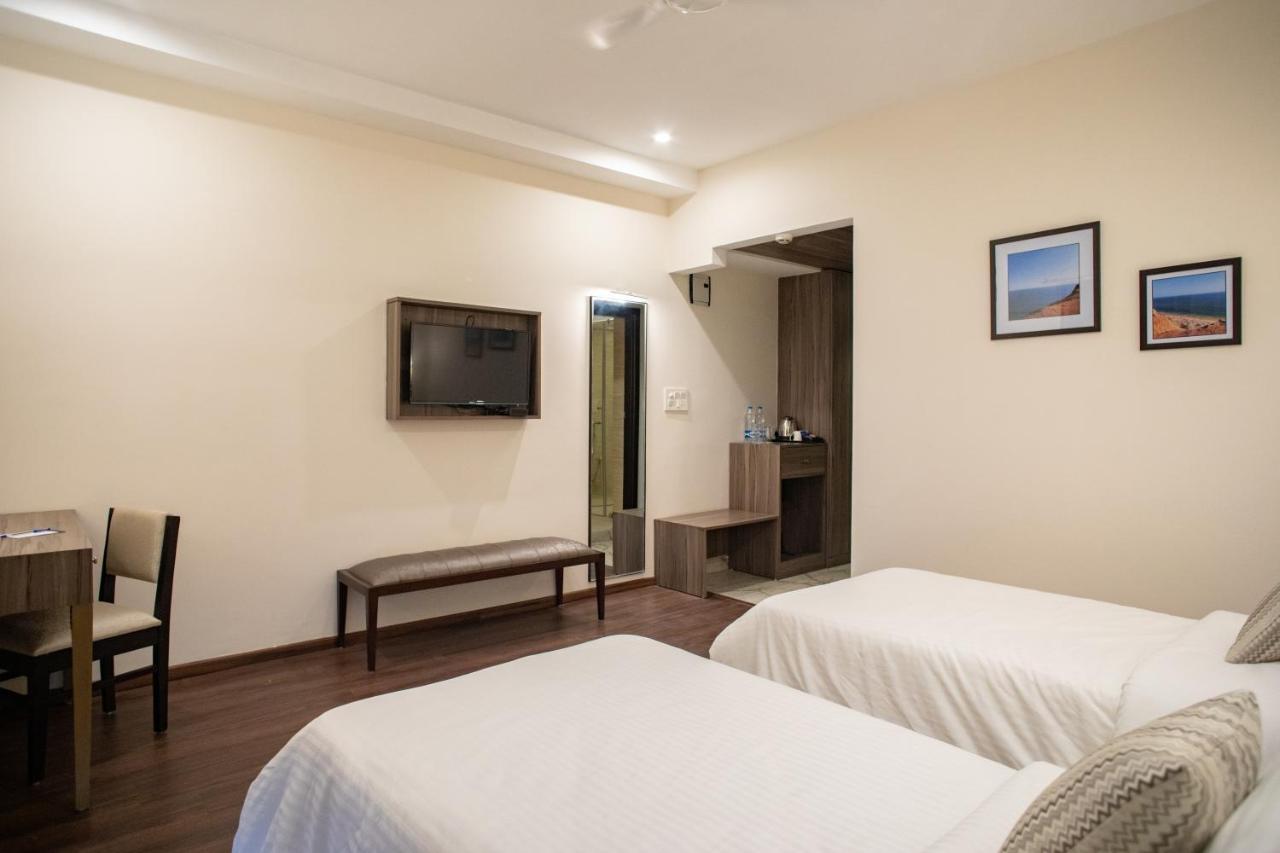Hotel Alaya Dehradun Ngoại thất bức ảnh