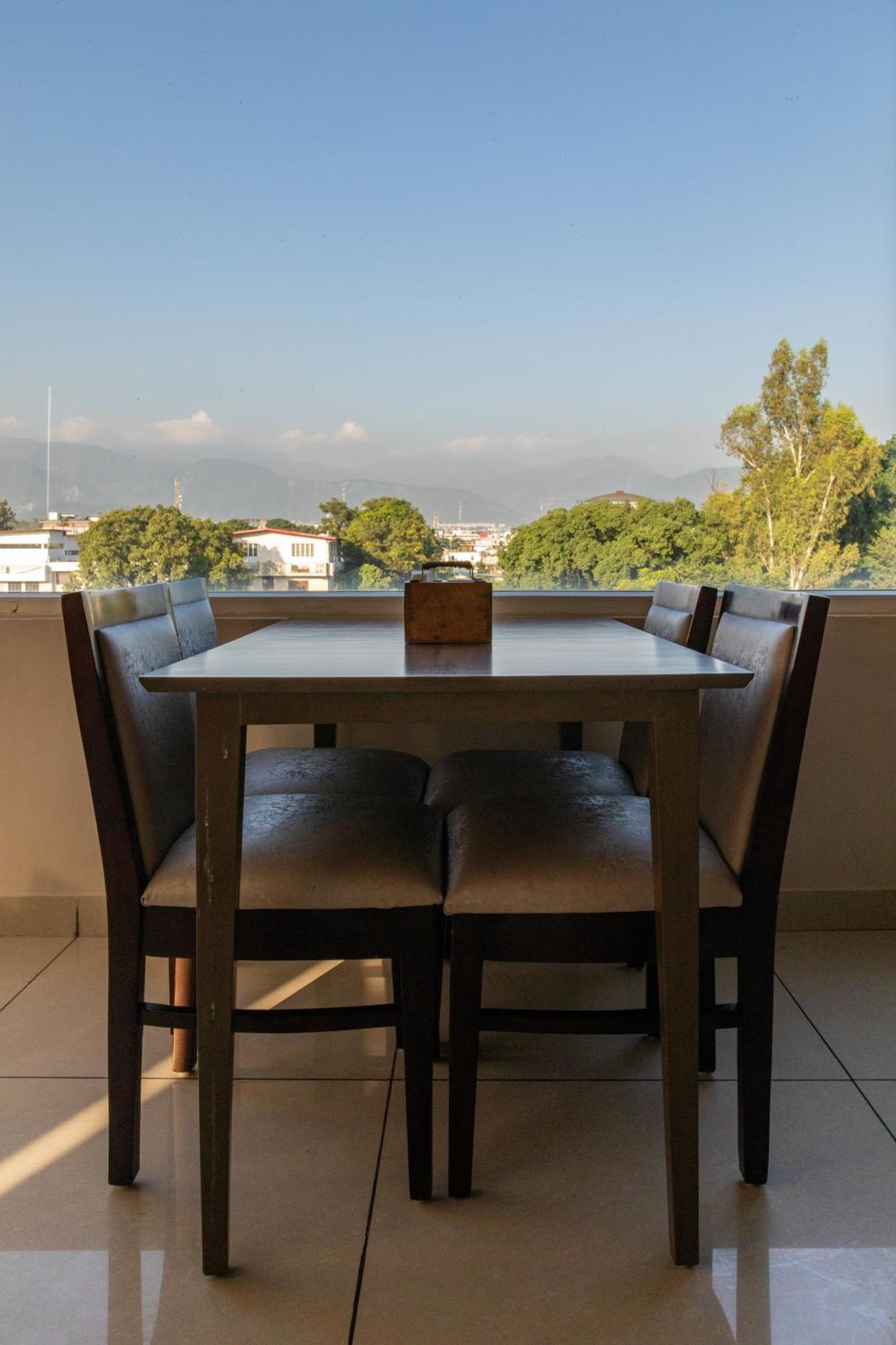 Hotel Alaya Dehradun Ngoại thất bức ảnh