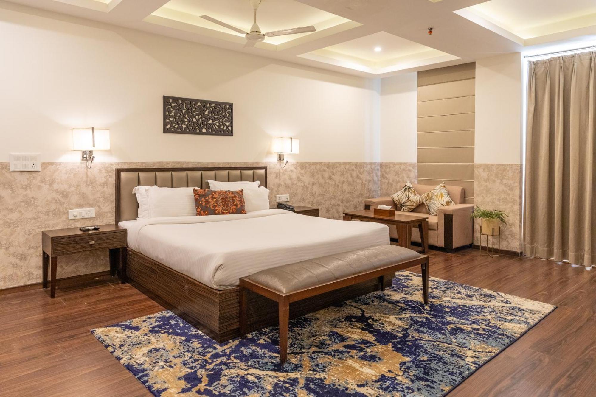 Hotel Alaya Dehradun Ngoại thất bức ảnh