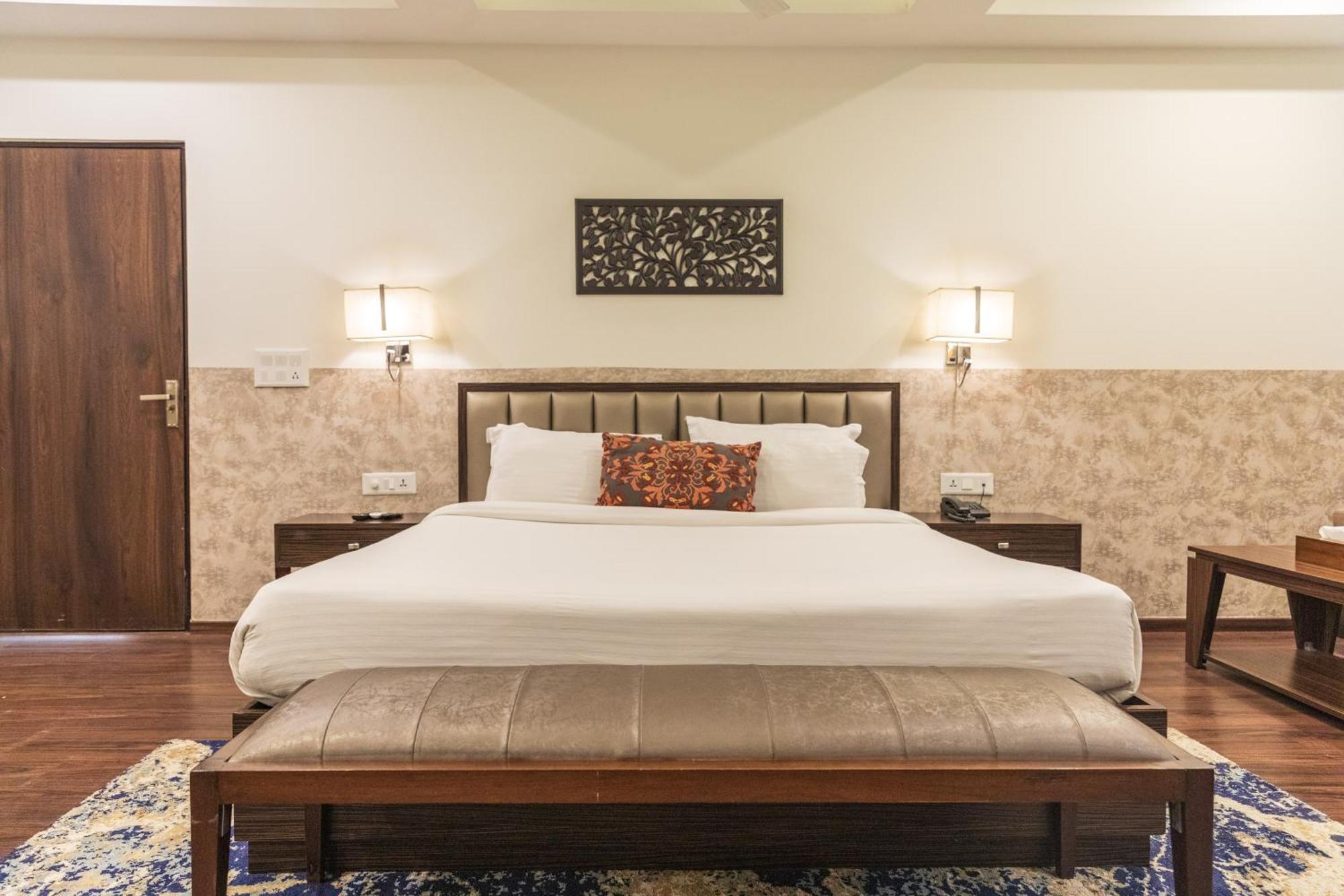 Hotel Alaya Dehradun Ngoại thất bức ảnh